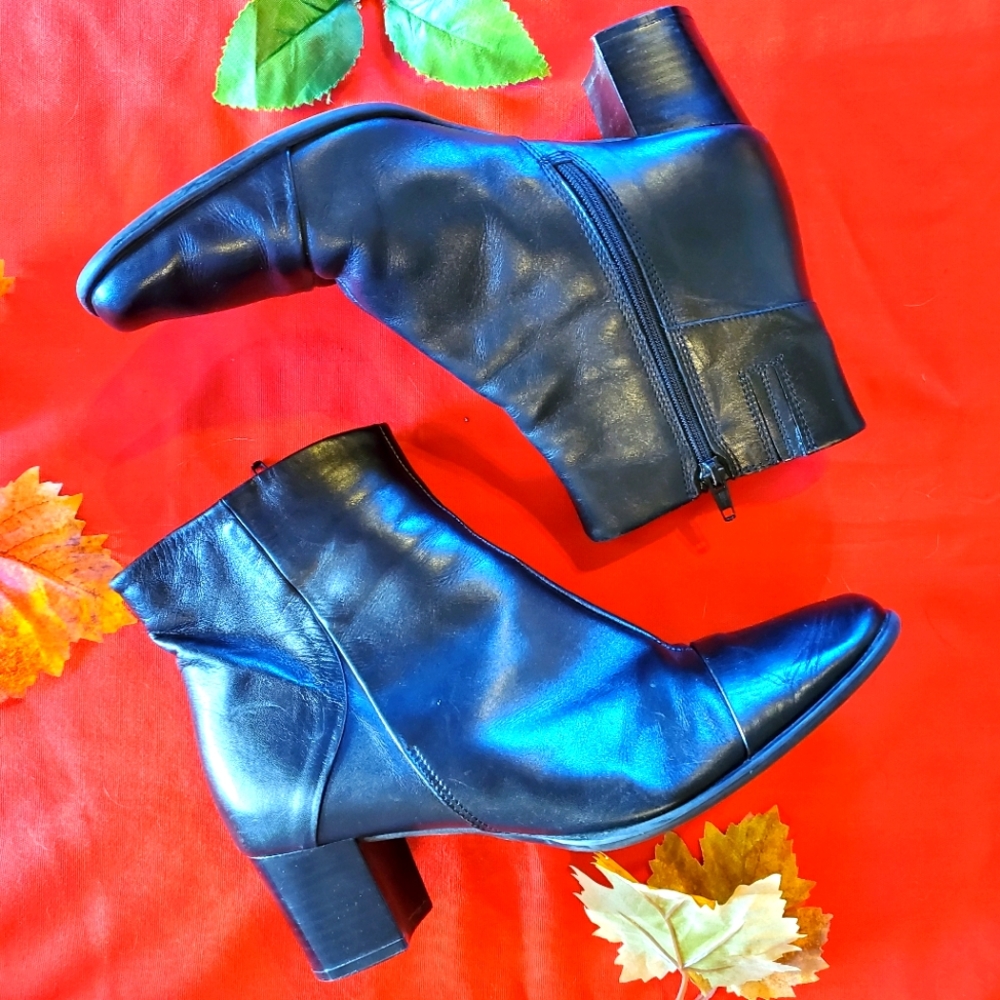 Clarks Ankles Black Boots Size 8